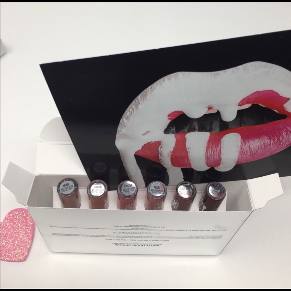 Kylie Mini Lip Kit Holiday Edition NEW - Picture 2 of 8
